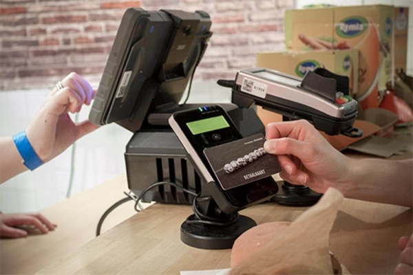 Easy Payments goes cashless