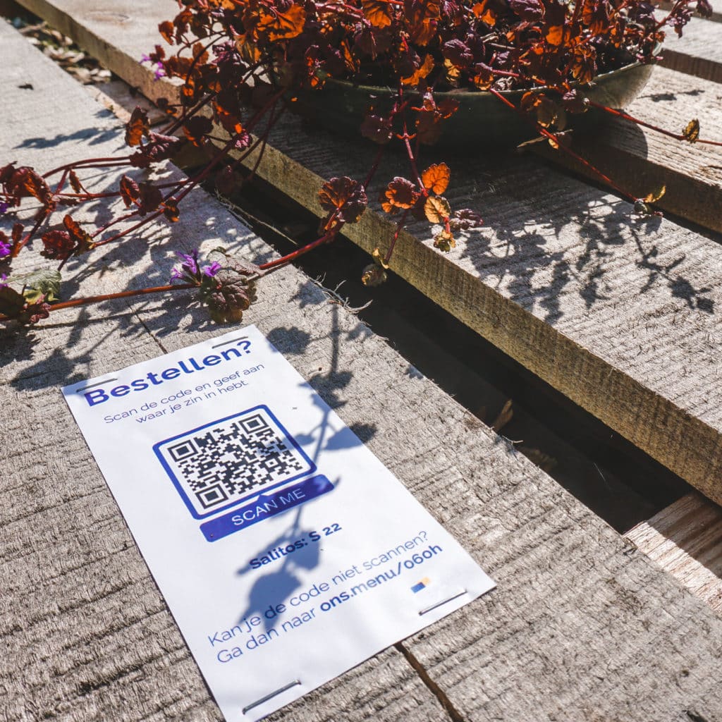 EasyServed: QR-code scannen aan tafel